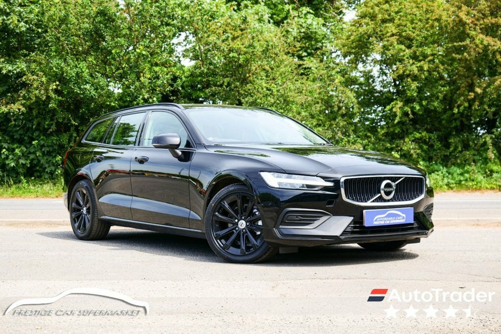 Volvo V60 2L Momentum Black