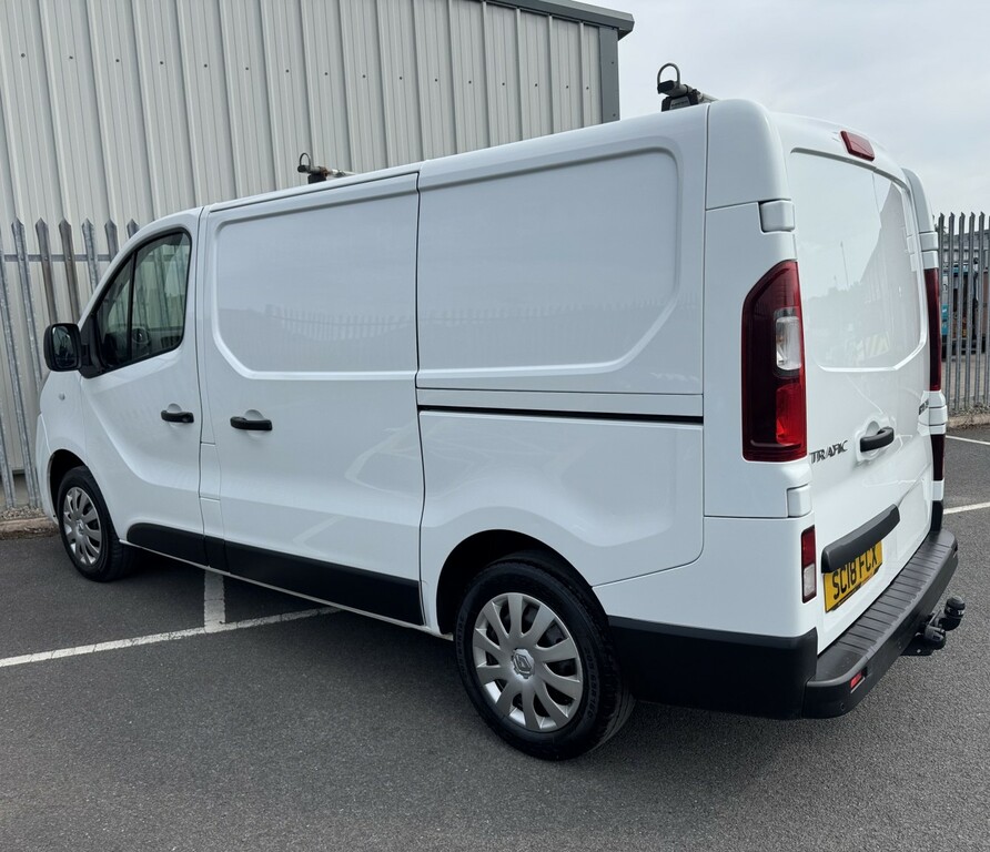 Renault Trafic Panel Van 1.6 Dci Business No Vat 2018 SC18FCX White #4