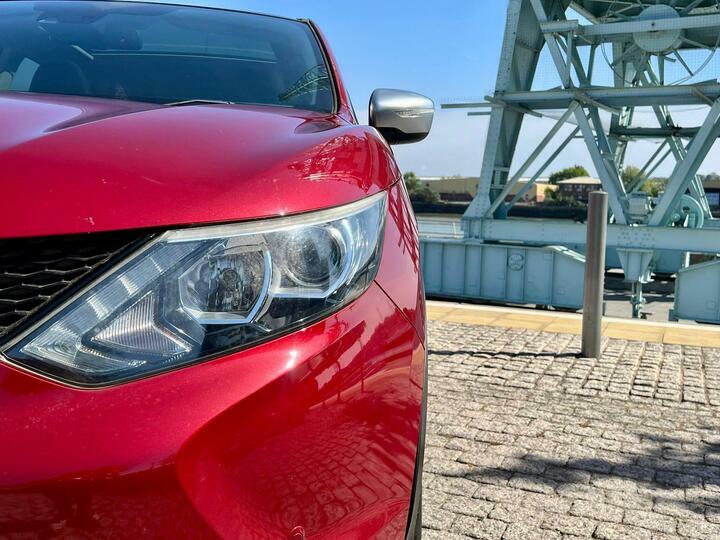 Nissan Qashqai 1.2 Dig-t Acenta Premium 2Wd Euro 5 Ss KY64LFR Red #4