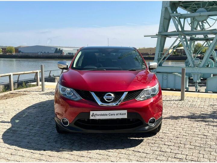 Nissan Qashqai 1.2 Dig-t Acenta Premium 2Wd Euro 5 Ss Red