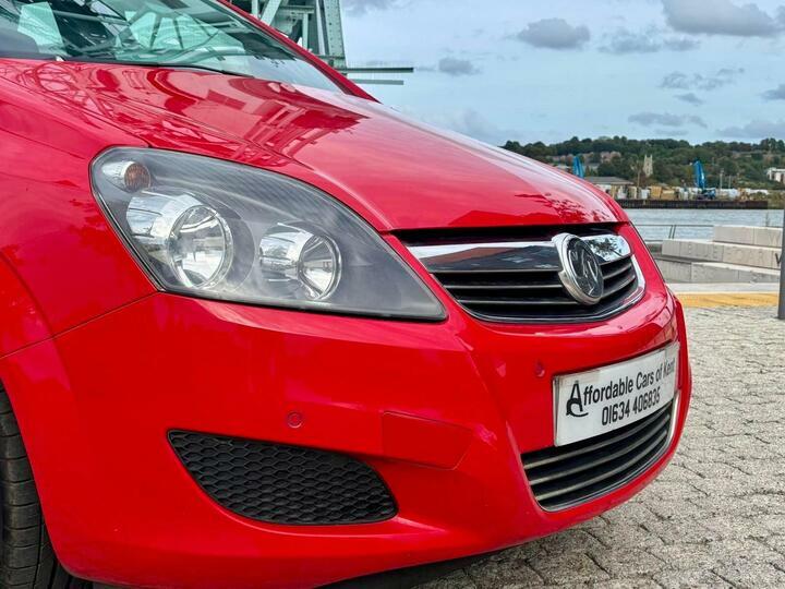 Vauxhall Zafira 1.6 16V Exclusiv Euro 5 Red #3