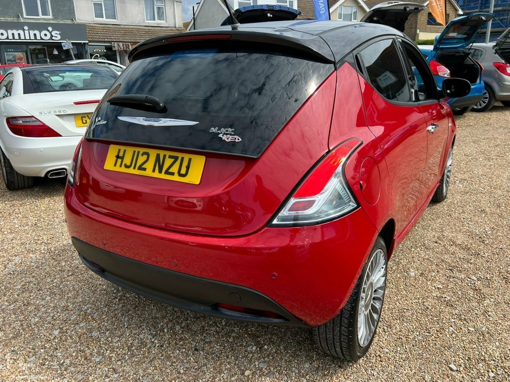Chrysler Ypsilon 1.2L Blackred Black #6