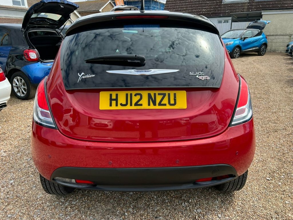 Chrysler Ypsilon Se White #7