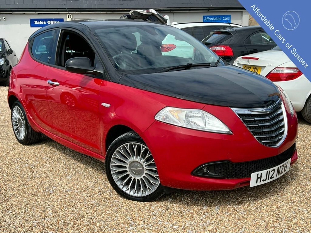 Chrysler Ypsilon 1.2L Blackred Black