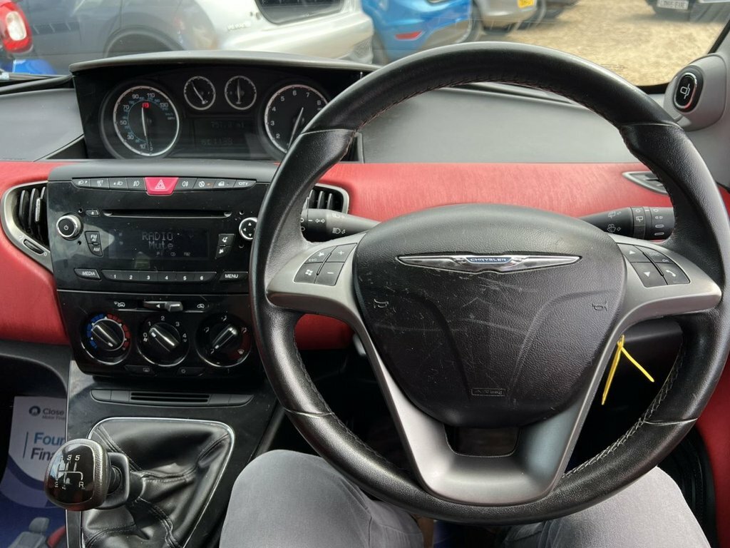 Chrysler Ypsilon Se White #28