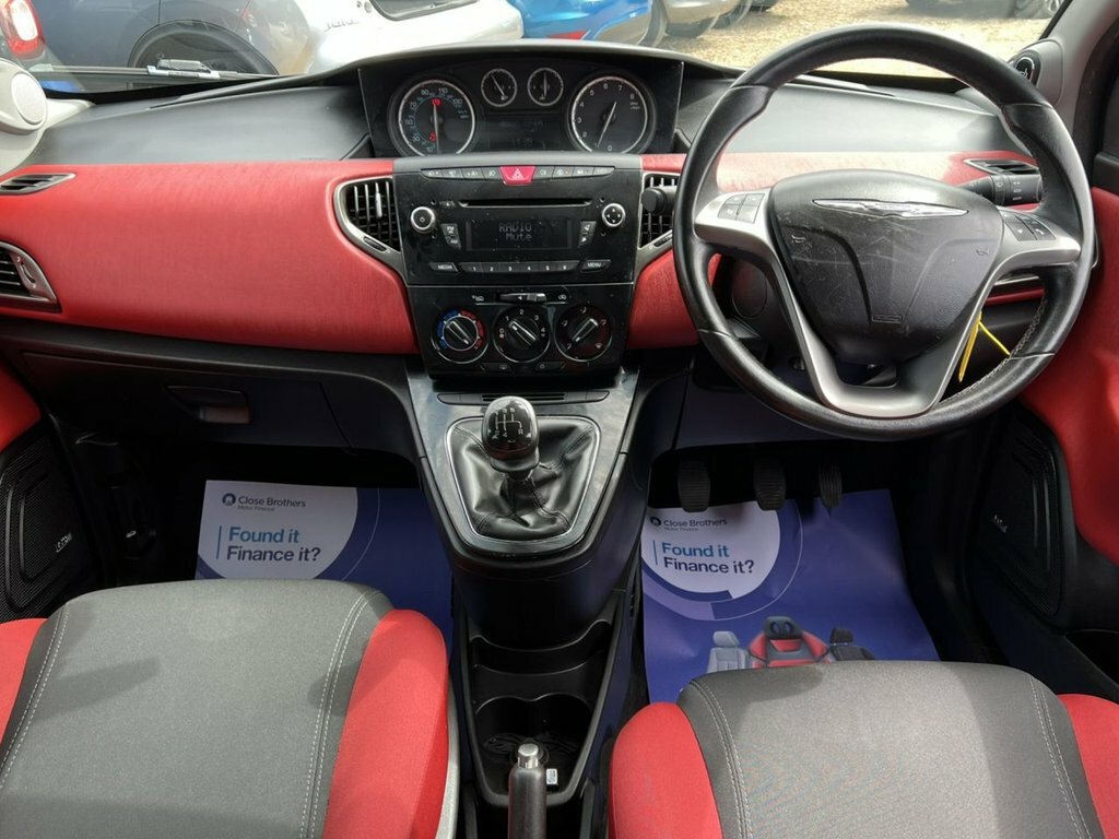Chrysler Ypsilon Se White #26