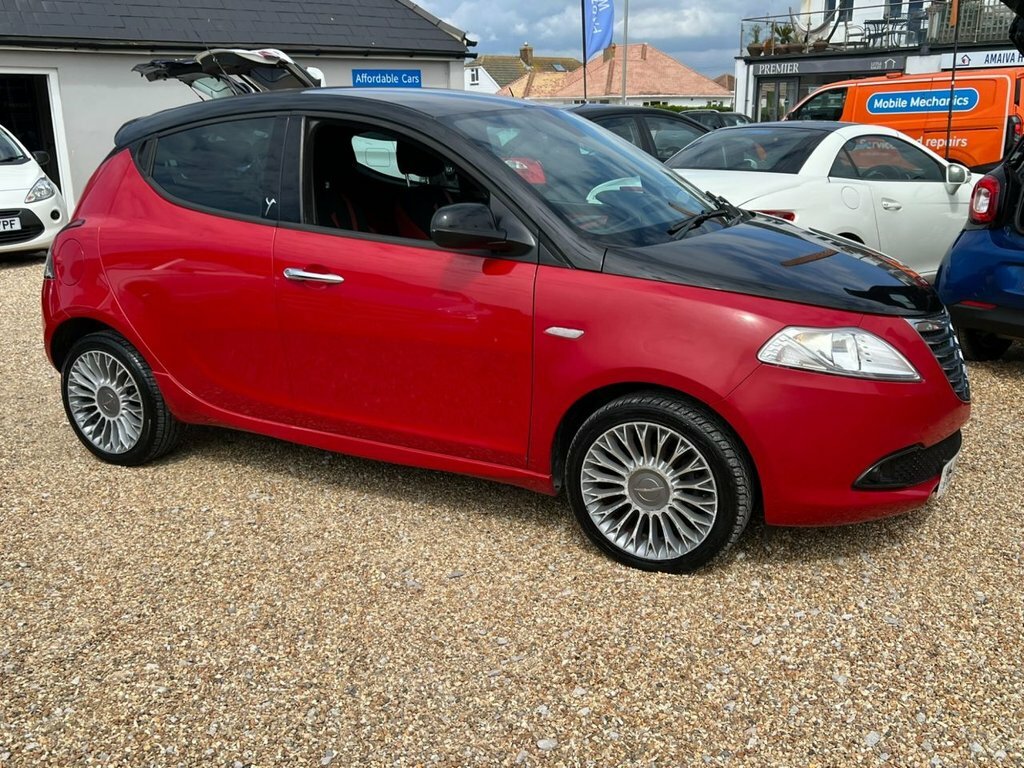 Chrysler Ypsilon 1.2L Blackred Black #3