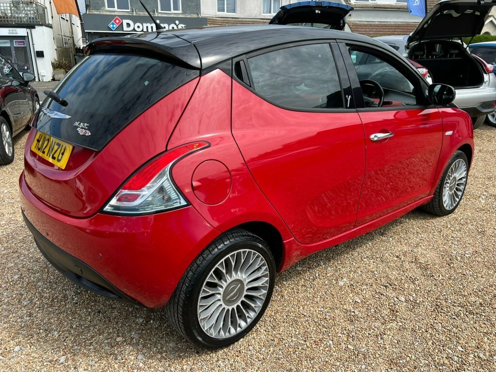 Chrysler Ypsilon 1.2L Blackred Black #5