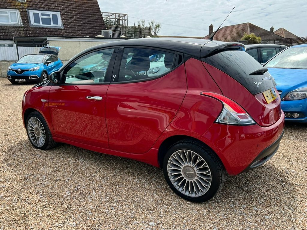 Chrysler Ypsilon Se White #9