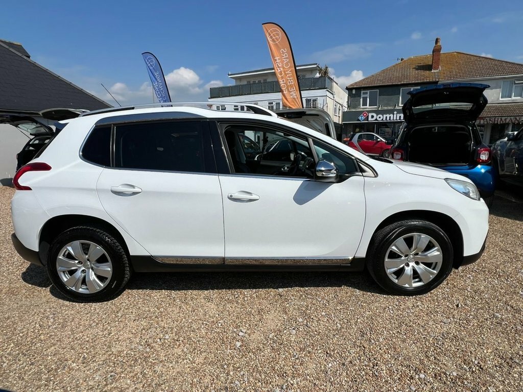 Peugeot 2008 1L Allure GD16WKE White #5