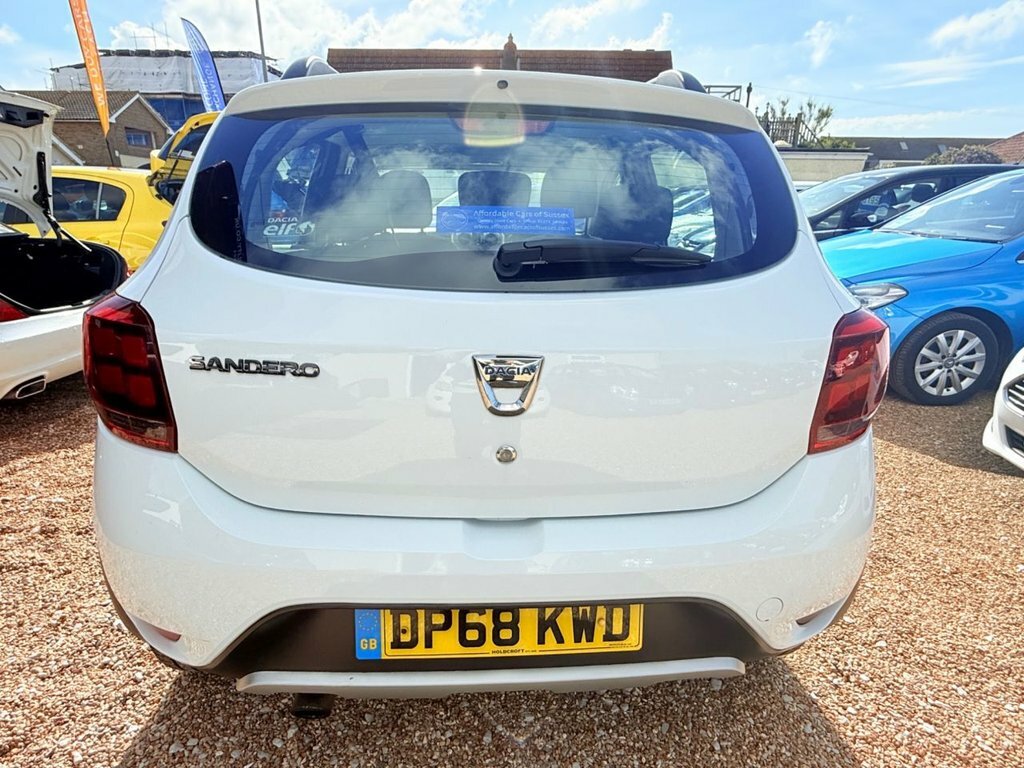 Dacia Sandero Stepway Hatchback DP68KWD White #4