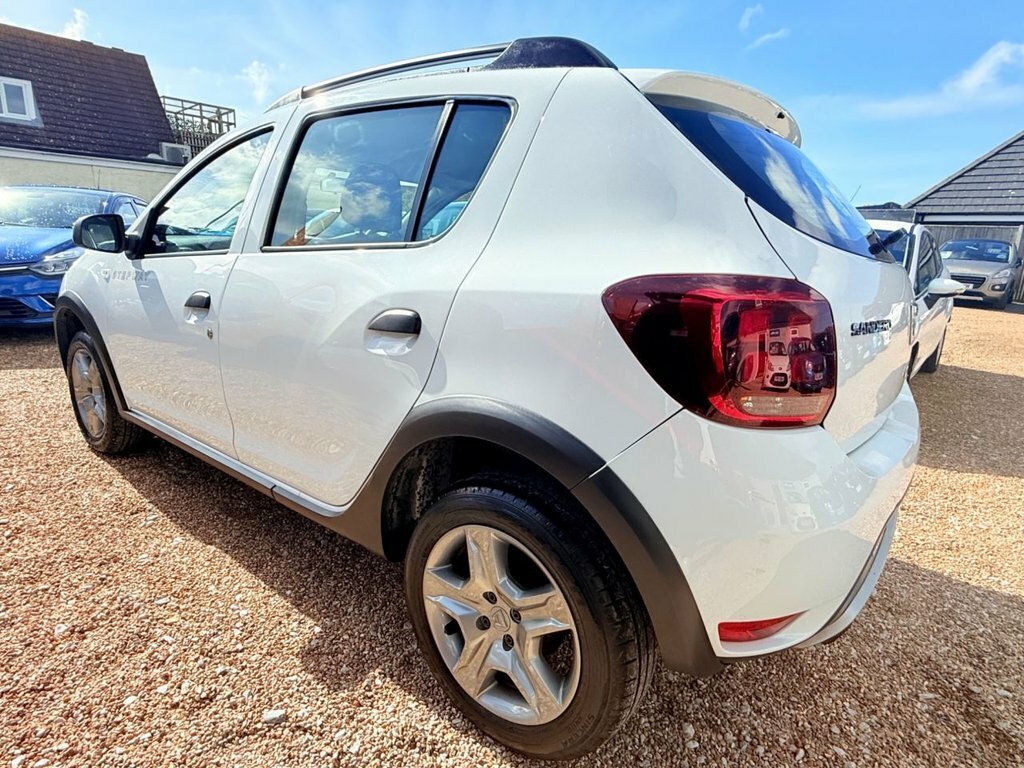 Dacia Sandero Stepway Hatchback DP68KWD White #3