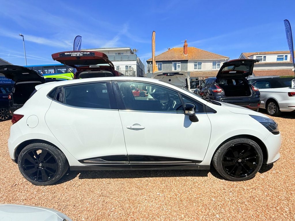 Renault Clio Hatchback BT16PNN White #2