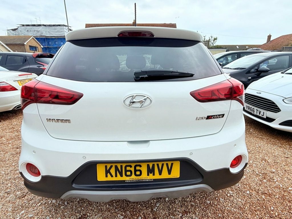 Hyundai I20 1L Active KN66MVV White #4