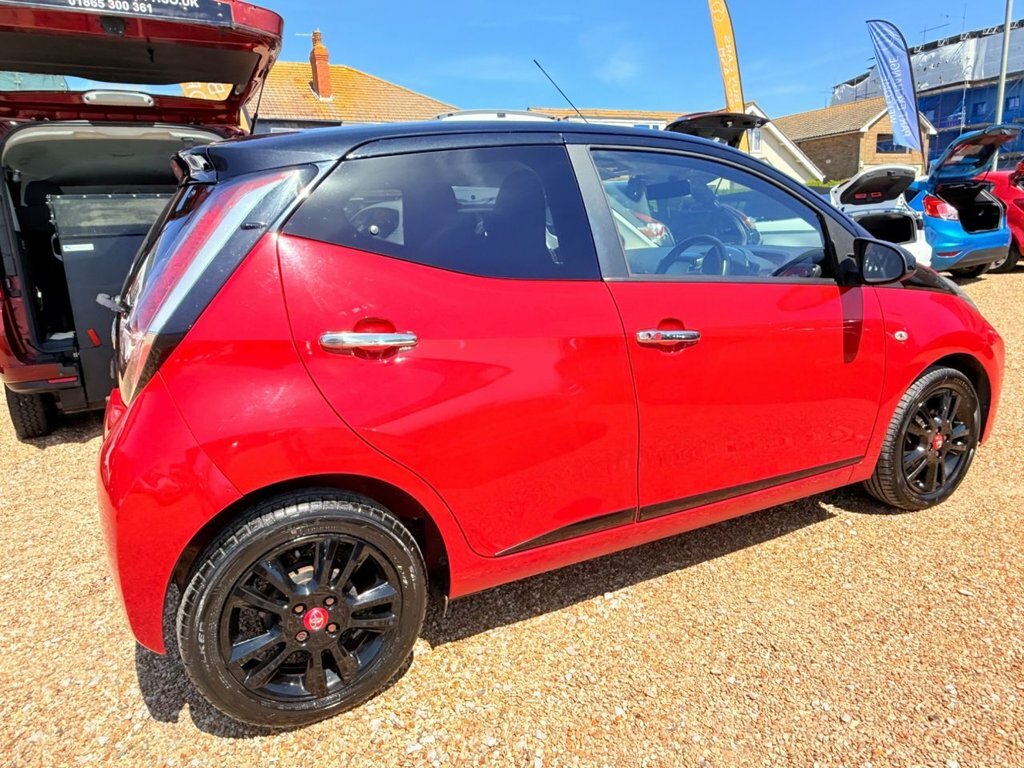 Toyota Aygo 1L X-cite 4 WT17GPV Red #3