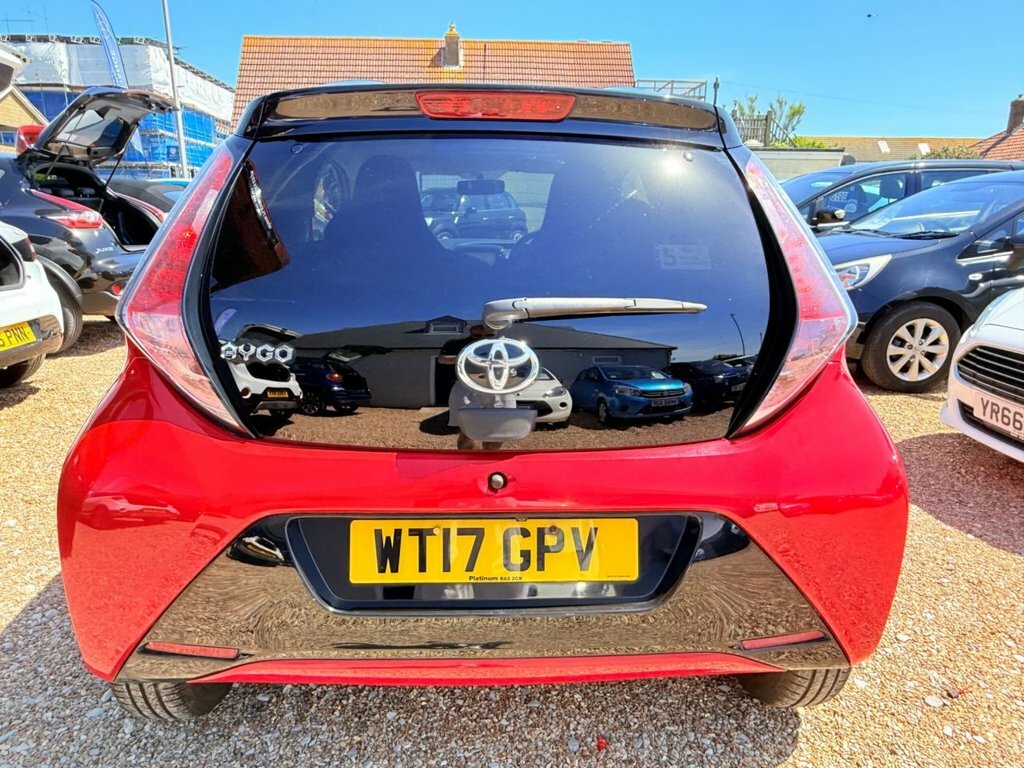 Toyota Aygo 1L X-cite 4 WT17GPV Red #4
