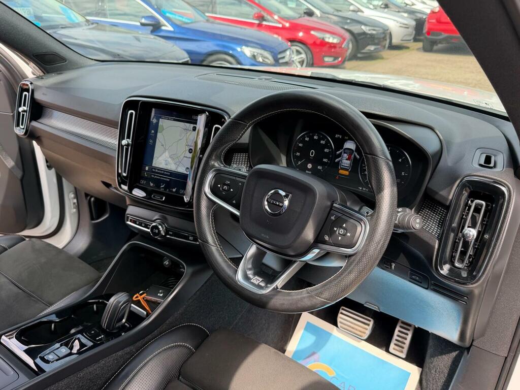 Volvo XC40 Suv 2.0 D4 First Edition Awd Euro 6 Ss YH18XGB White #3