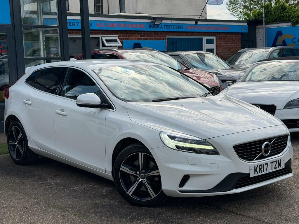 Volvo V40 Hatchback 2.0 D3 R-design Nav Plus Euro 6 Ss White