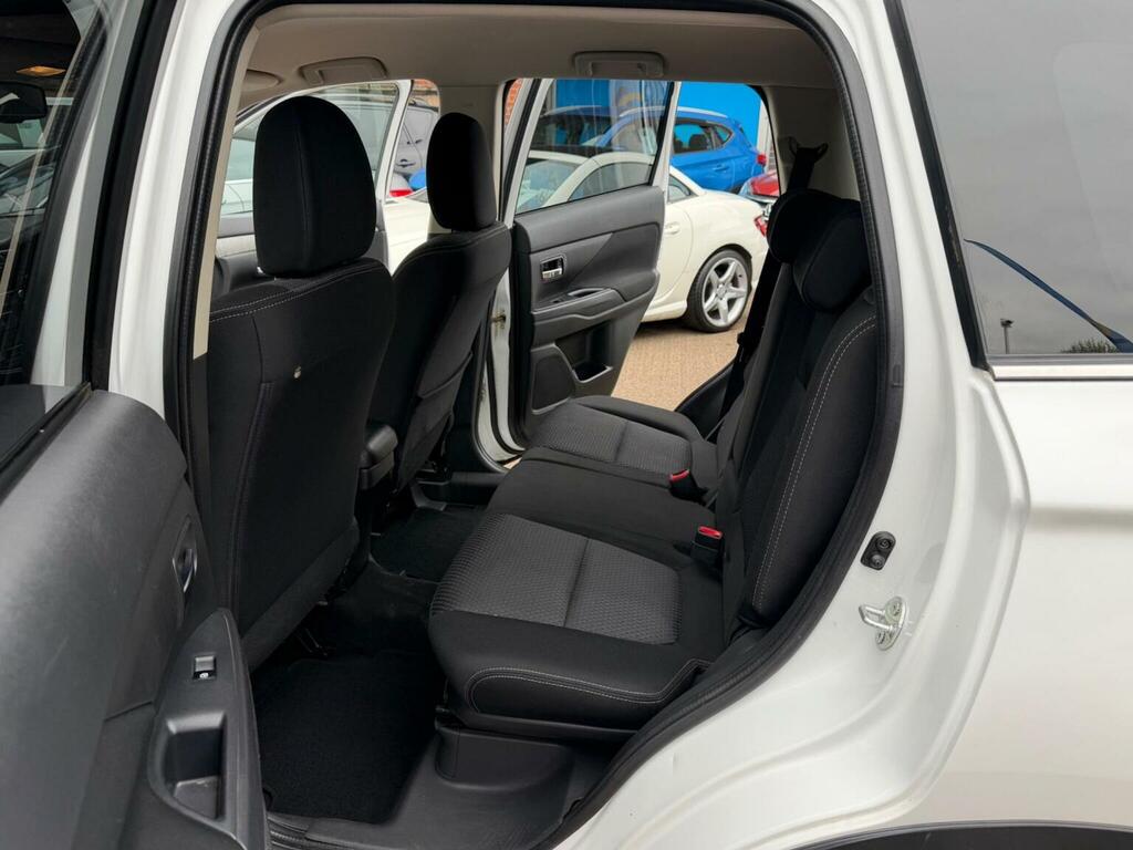 Mitsubishi Outlander Suv 2.2 Di-d 3 4Wd Euro 6 Ss 201717 AK17CGF White #5
