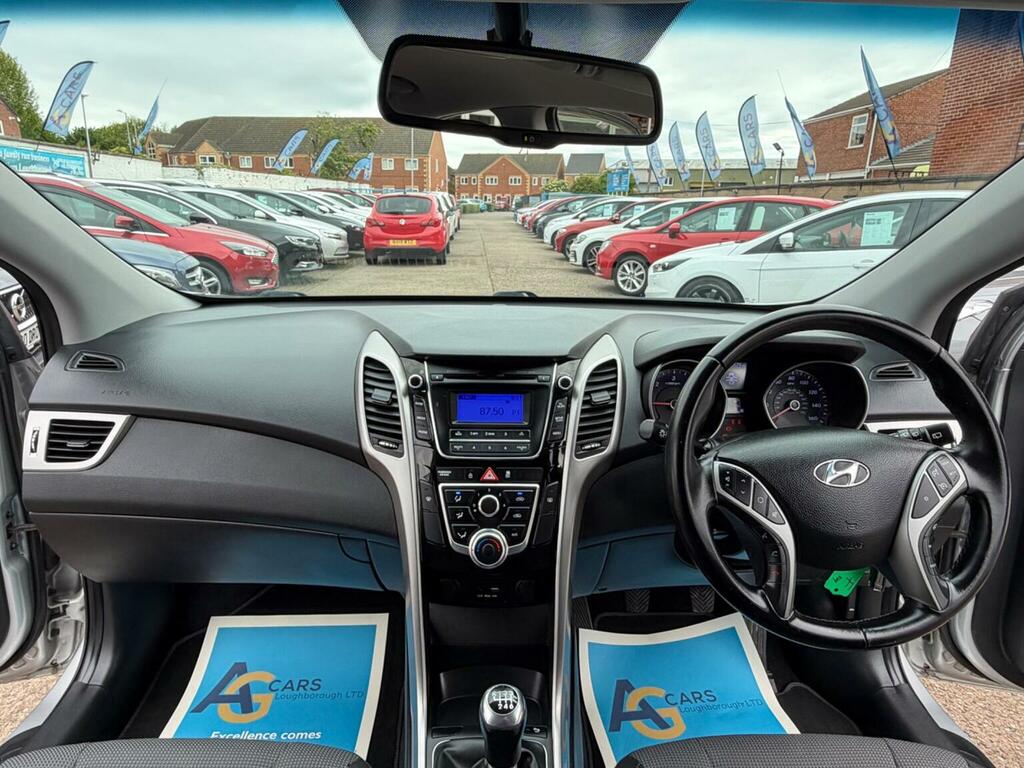 Hyundai I30 Hatchback 1.6 Crdi Blue Drive Se Euro 6 Ss Silver #2