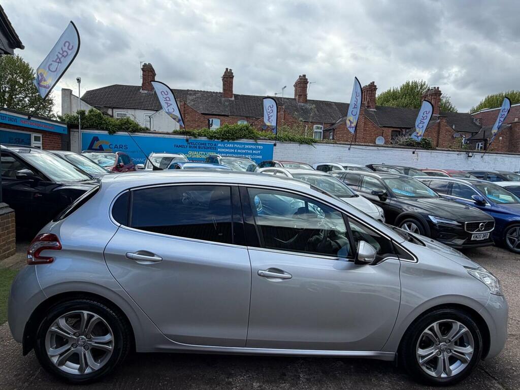 Peugeot 208 Hatchback 1.2 Vti Puretech Allure Euro 5 2013 Silver #6
