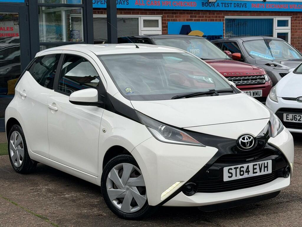 Toyota Aygo Hatchback 1.0 Vvt-i X-play Euro 5 Euro 5 2014 White