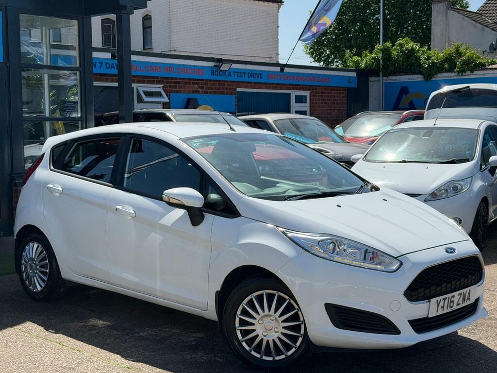 Ford Fiesta Hatchback 1.25 Style Euro 6 201616 White