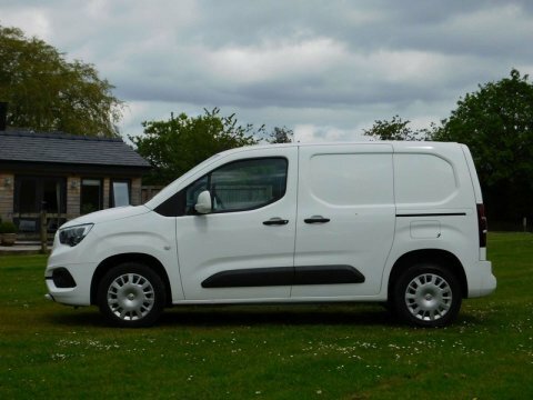 Vauxhall Combo 1.5 Turbo D DU21ZKZ White #6