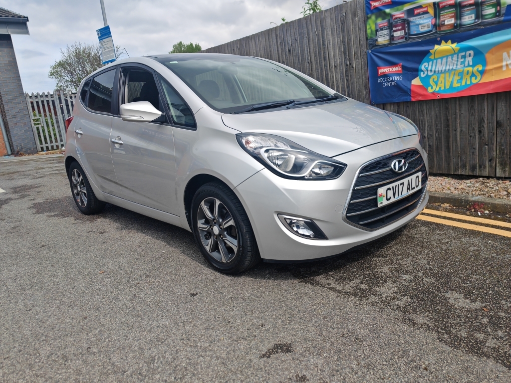 Hyundai Ix20 1.4 Premium Nav Blue Drive CV17ALO Silver #2