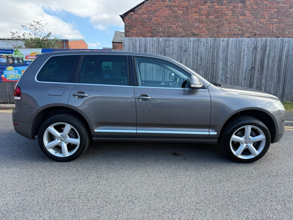 Volkswagen Touareg 3.0 V6 Altitude Tdi Grey #5
