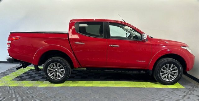 Mitsubishi L200 2.4 Di-d Dc Warrior YP66YGU Red #6