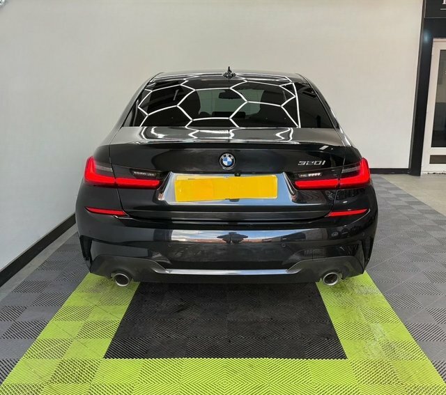 BMW 3 Series 2.0 320I M Sport RN19GYC Black #4
