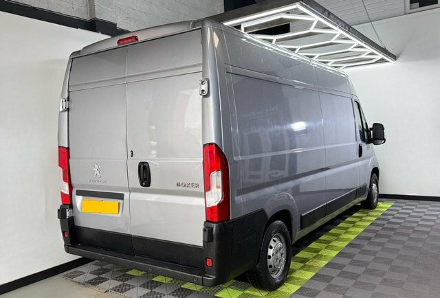 Peugeot Boxer 2.2 Bluehdi 335 Professional RV71LVY Grey #2