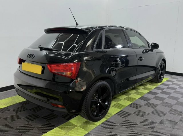 Audi A1 1.0 Tfsi Sport Sportback EB07SHA Black #2
