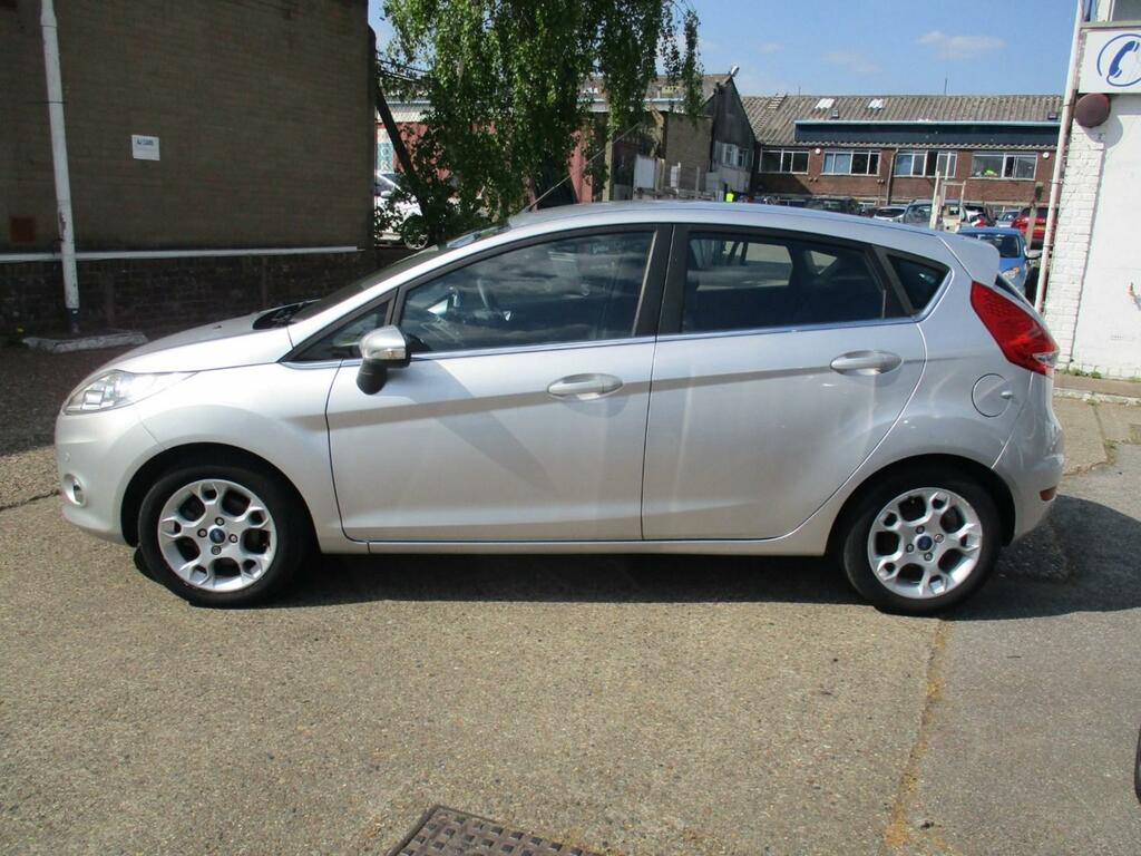 Ford Fiesta 1.25 Zetec 82 LT62VWA Silver #5