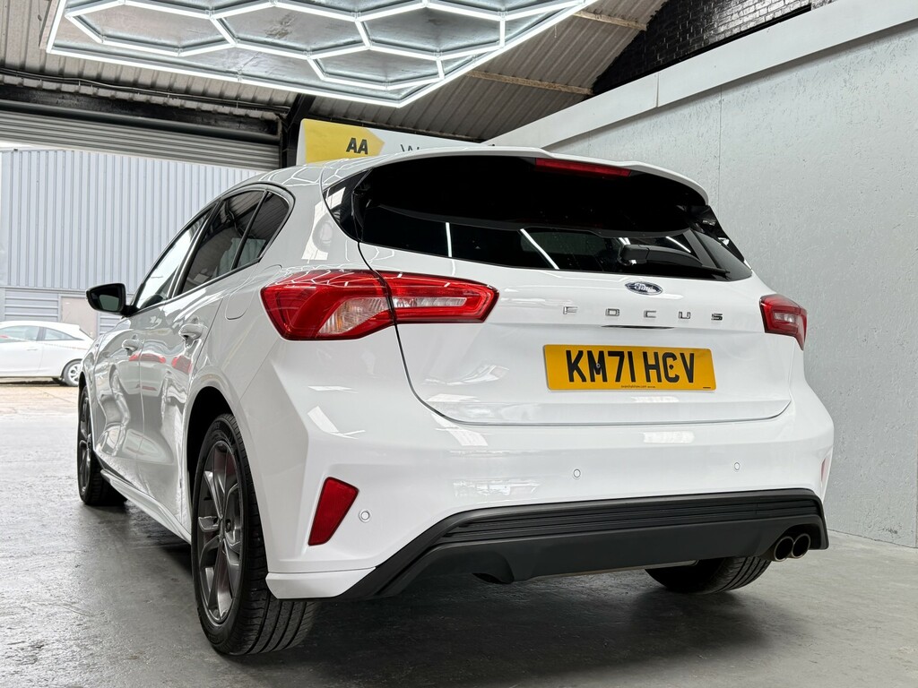 Ford Focus Hatchback 1.0 Focus St-line 1.0L Ecoboost 1 KM71HCV White #3