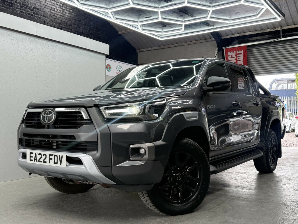 Toyota HILUX Pickup 2.8 D-4d Invincible X 202222 Grey