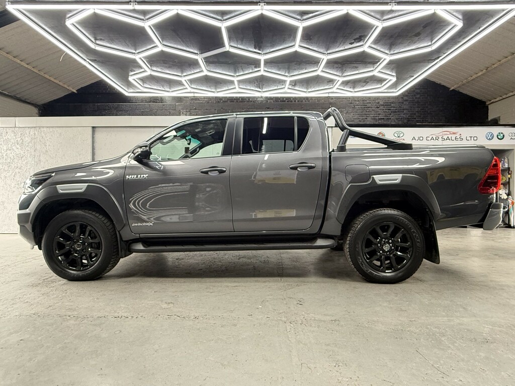 Toyota HILUX Pickup 2.8 D-4d Invincible X 202222 EA22FDV Grey #2