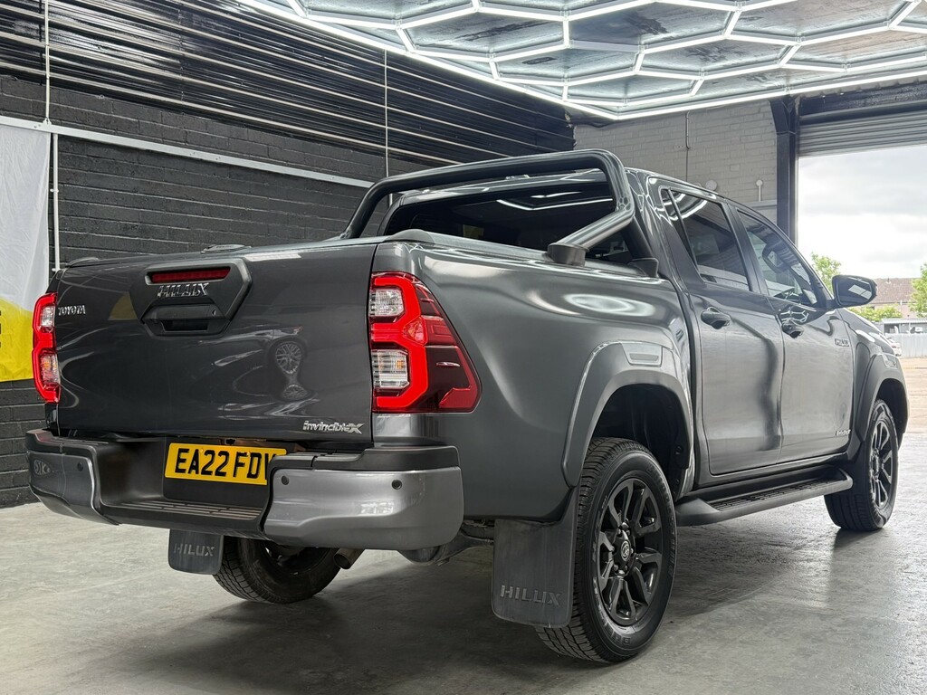 Toyota HILUX Pickup 2.8 D-4d Invincible X 202222 EA22FDV Grey #5