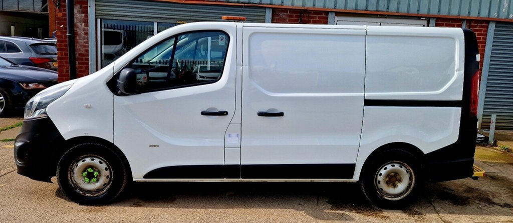 Vauxhall Vivaro 1.6L Null DV18BLK White #4