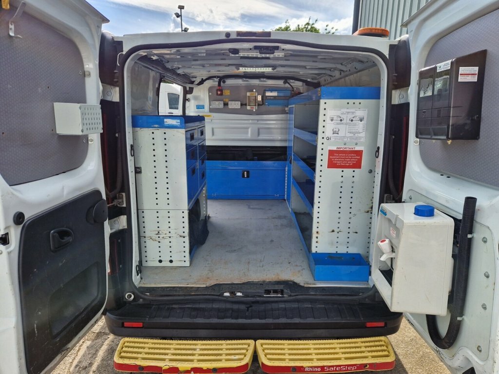 Vauxhall Vivaro 1.6L Null DV18BLK White #2