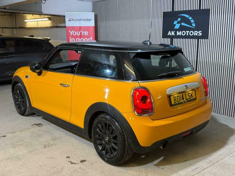 Mini Hatch 1.5 Cooper Euro 6 BD14LSK Orange #4