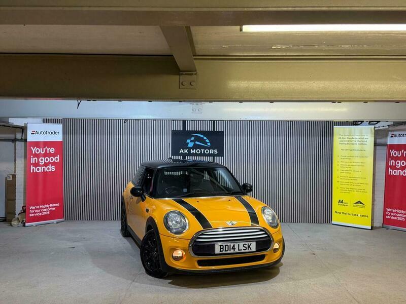 Mini Hatch 1.5 Cooper Euro 6 Orange
