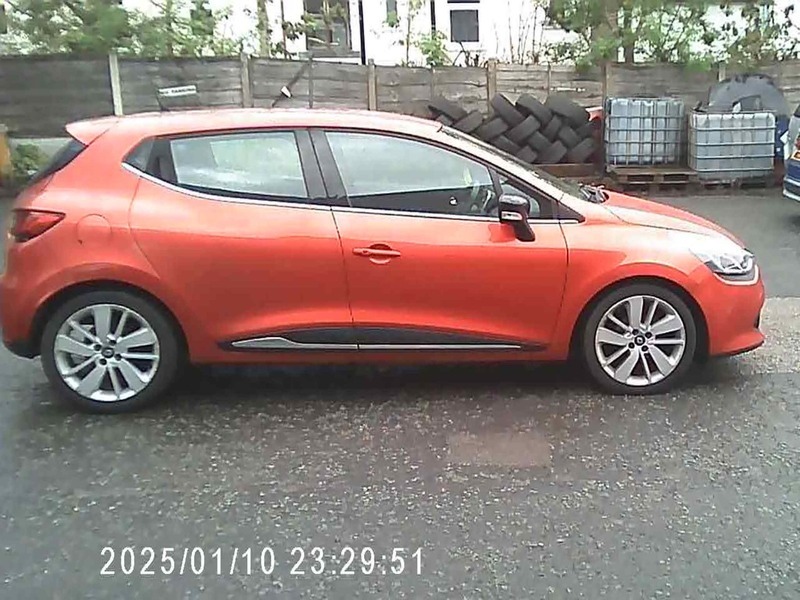 Renault Clio Dynamique S Nav Dci HN16AWF Red #3