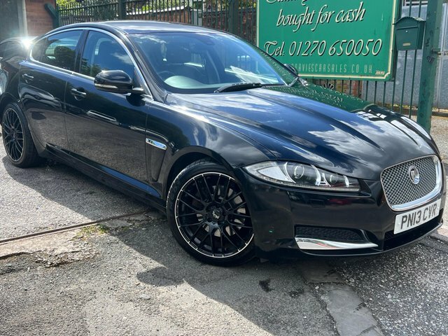 Jaguar XF Luxury Black