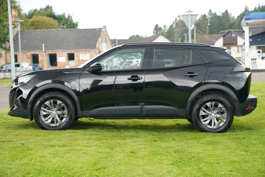 Peugeot 2008 1.2 Puretech Active Premium BL72AVO Black #4