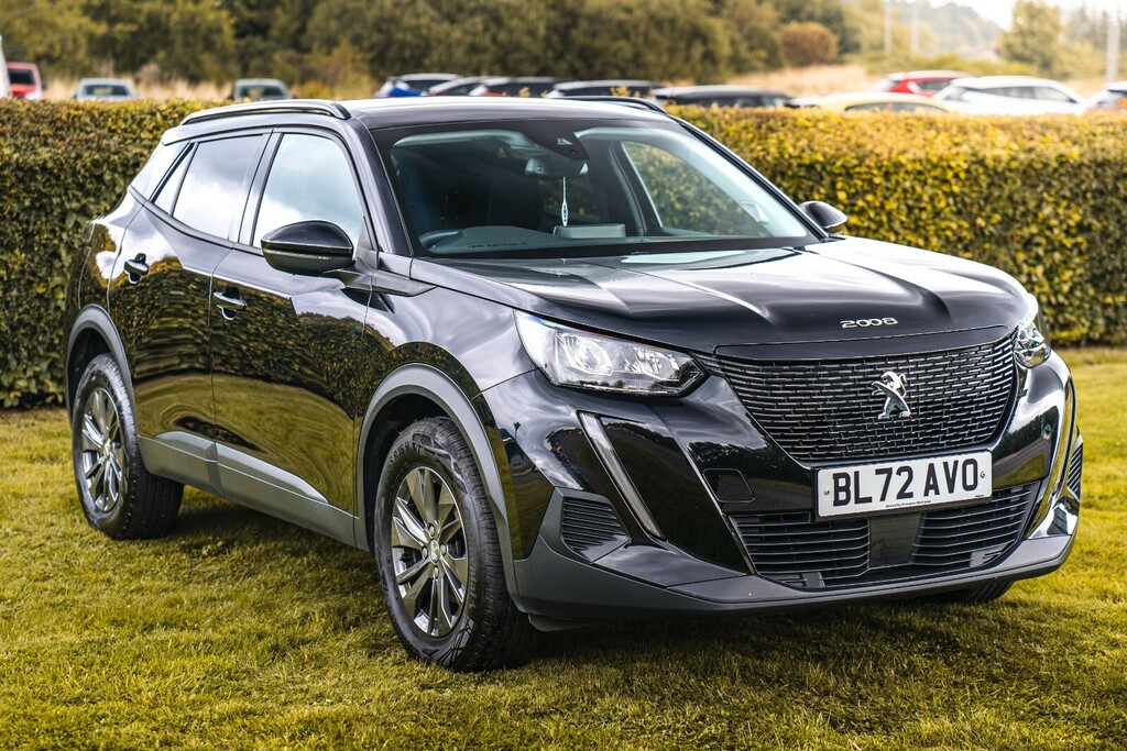Peugeot 2008 1.2 Puretech Active Premium Black