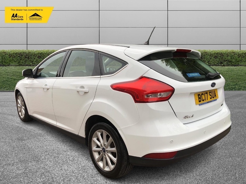 Ford Focus Titanium White #5
