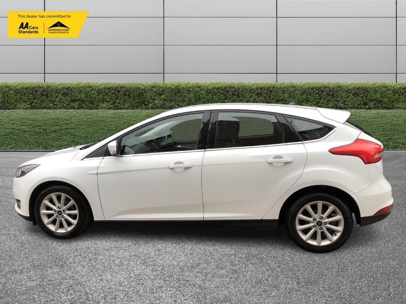 Ford Focus Titanium White #6