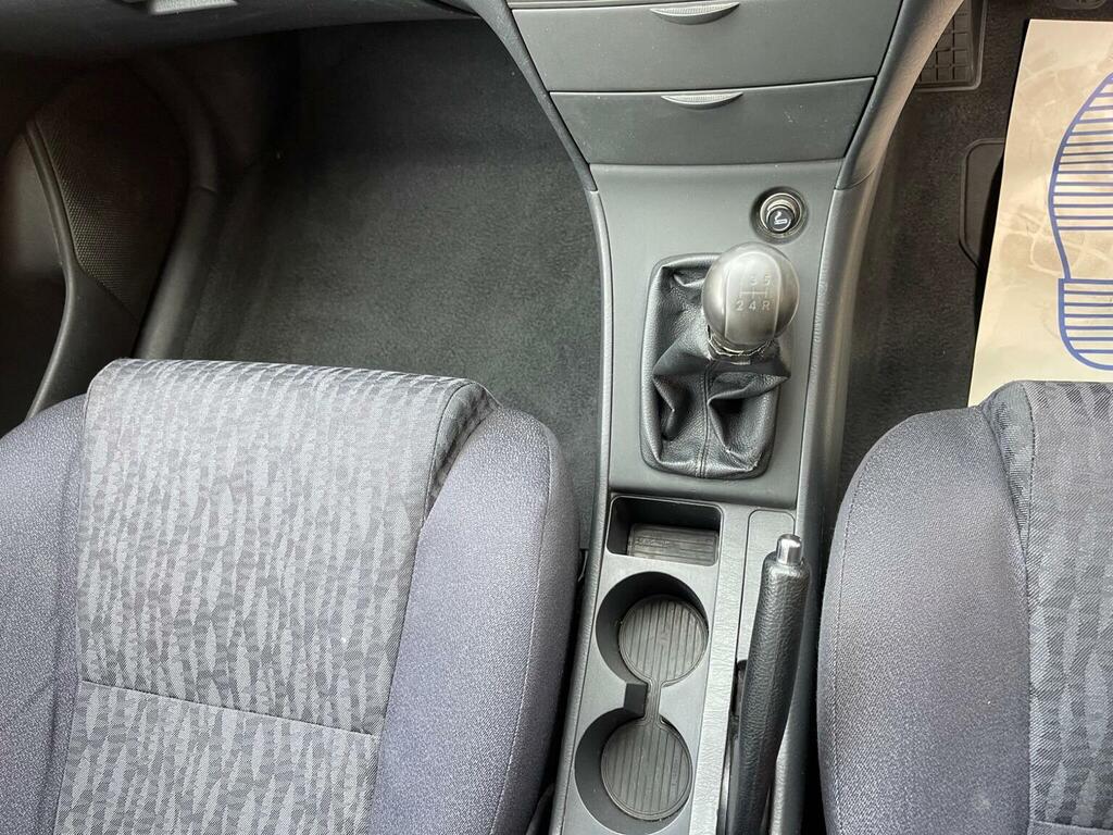 Toyota Corolla Vvti T3 Silver #13